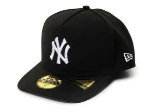 New Era Script Safety Pin New York Yankees Fitted Hat v2 xld