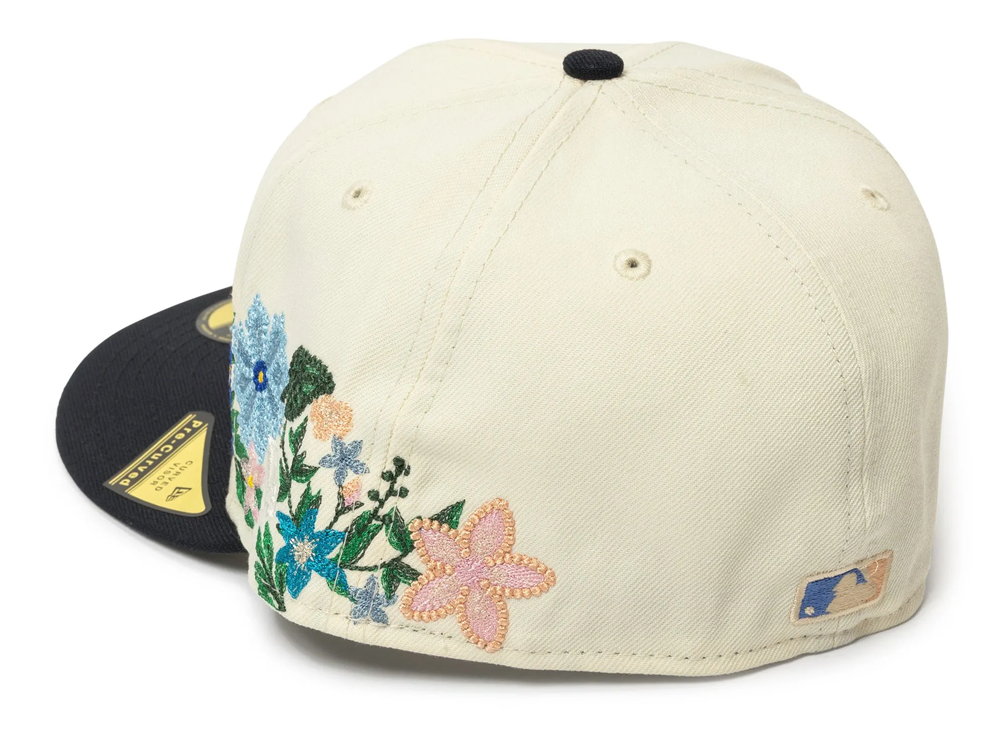 New Era Tonal Florals Atlanta Braves Fitted Hat xld