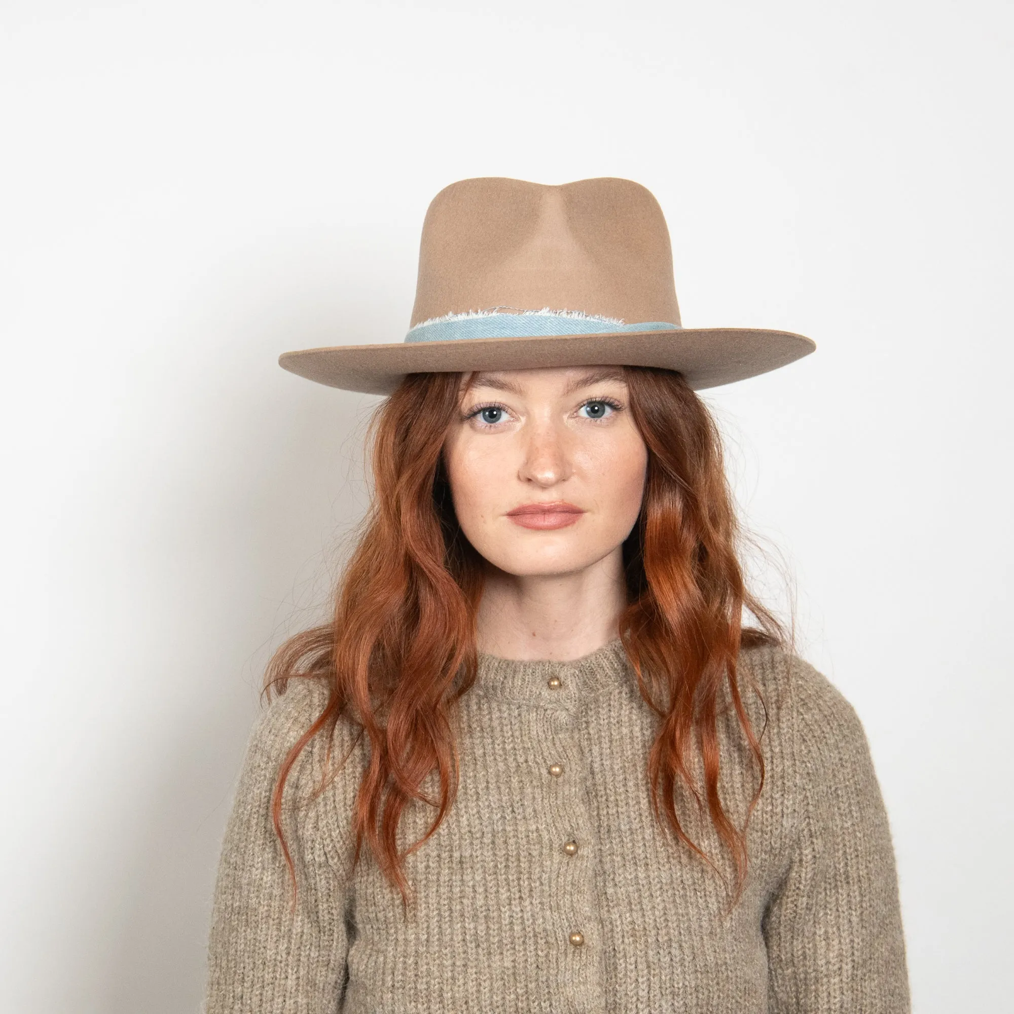 Scout in Taupe