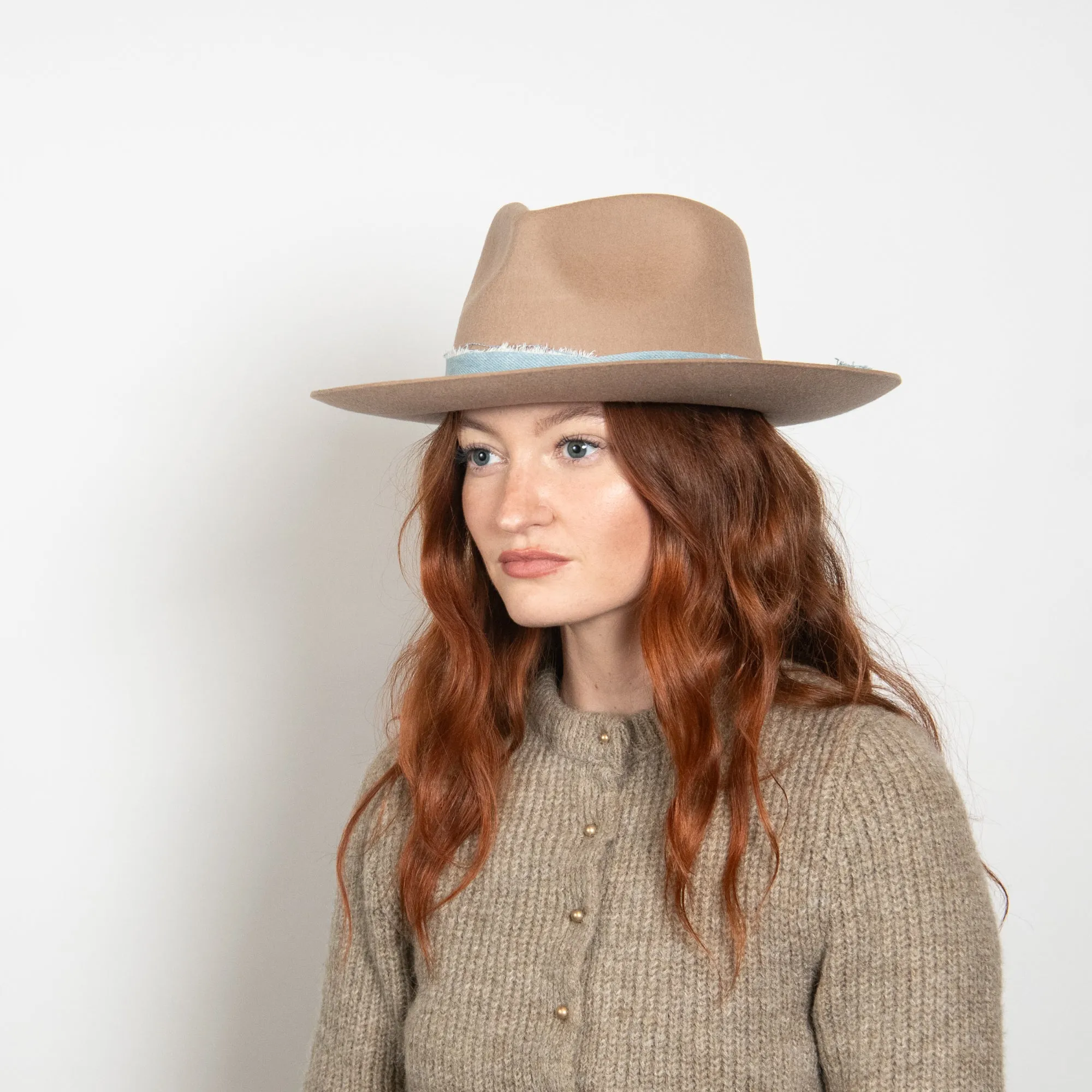 Scout in Taupe