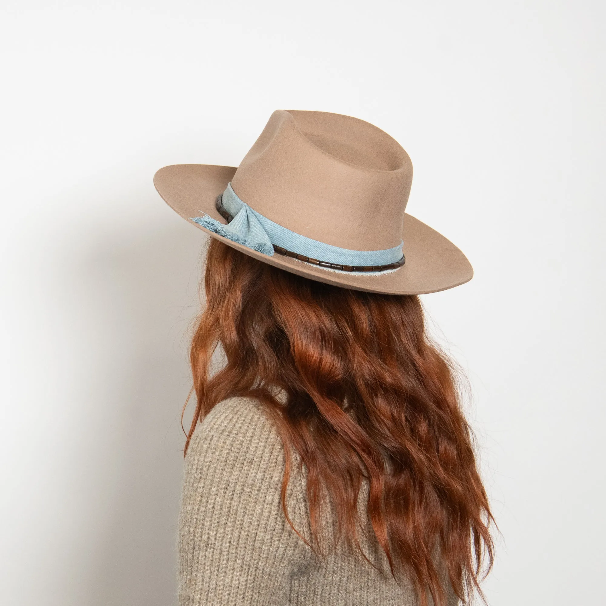 Scout in Taupe