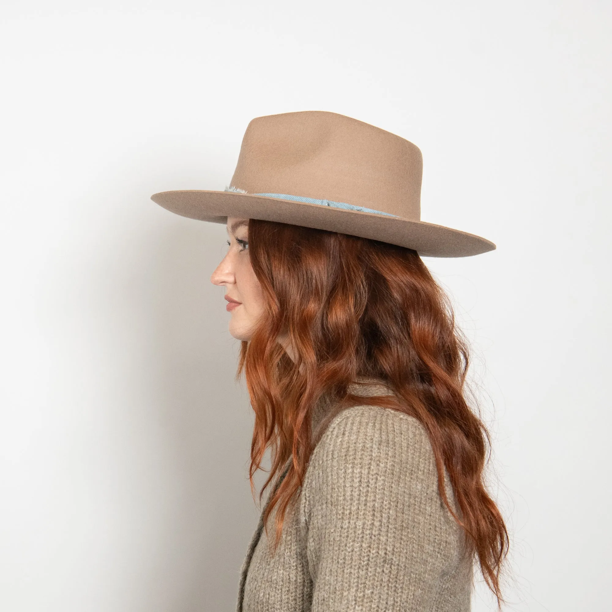 Scout in Taupe